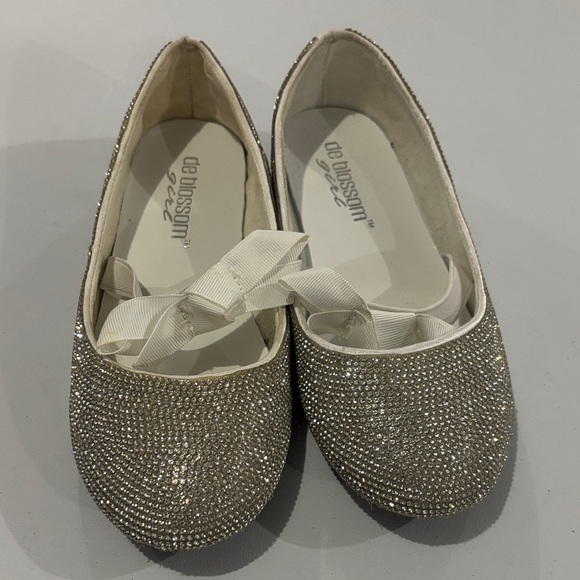 De Blossom Collection Sparkling Silver Flats with Bow size 3 - Picture 1 of 3
